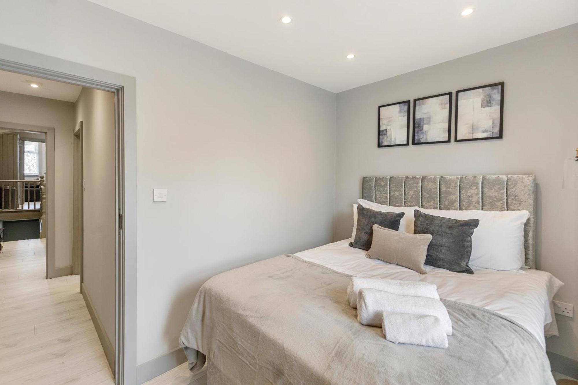 Wembley Luxury 3 Bedroom London Luaran gambar